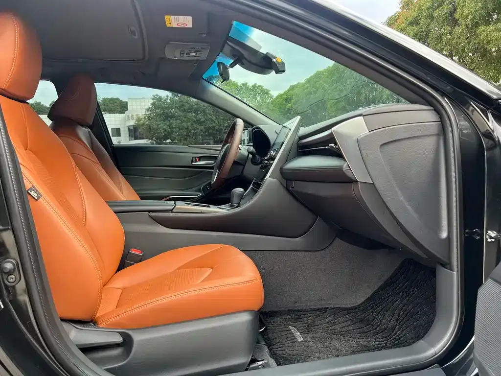 Toyota Avalon 2022 из CN, фото 7
