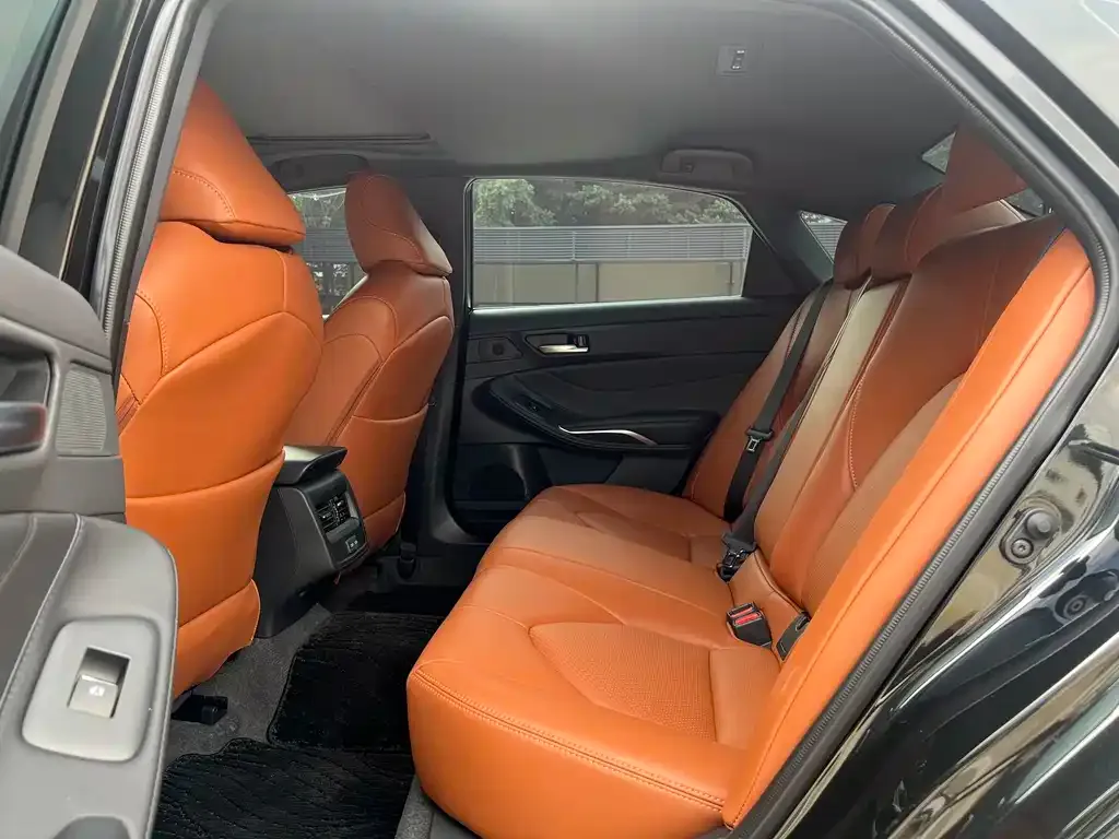 Toyota Avalon 2022 из CN, фото 2