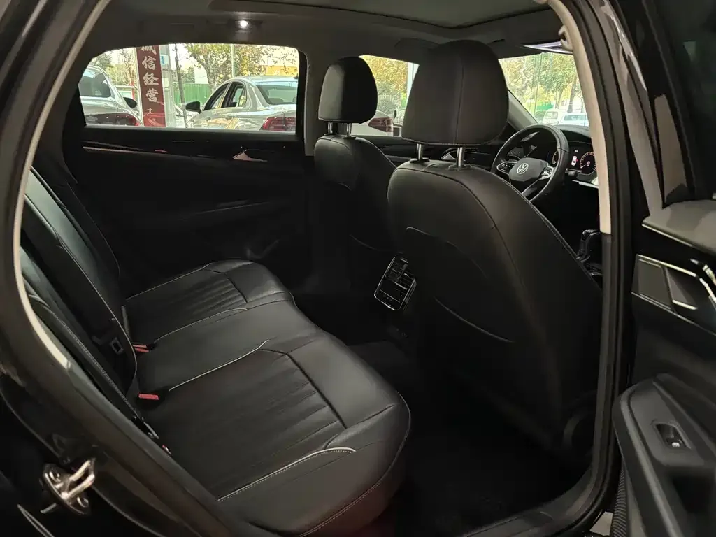 Volkswagen Passat 2022 из CN, фото 8