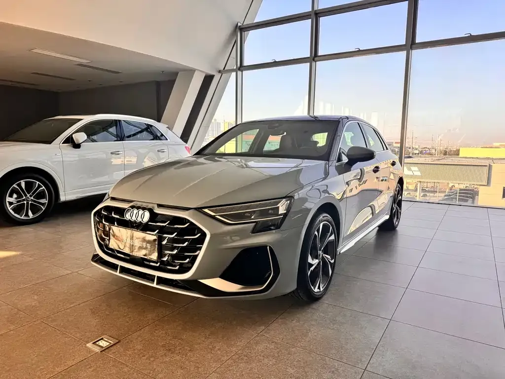 Audi A3 2024 из CN, фото 1