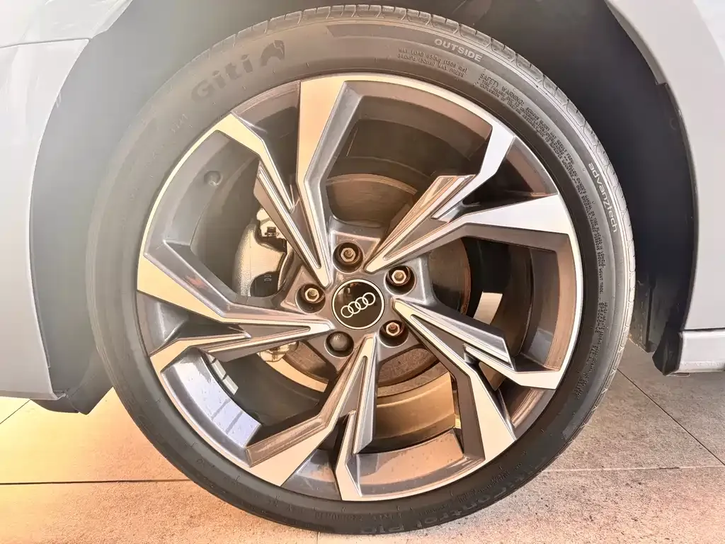 Audi A3 2024 из CN, фото 7