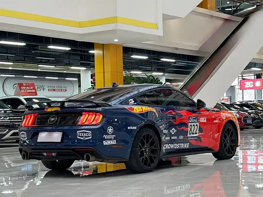 Ford Mustang 2023 из CN, фото 2