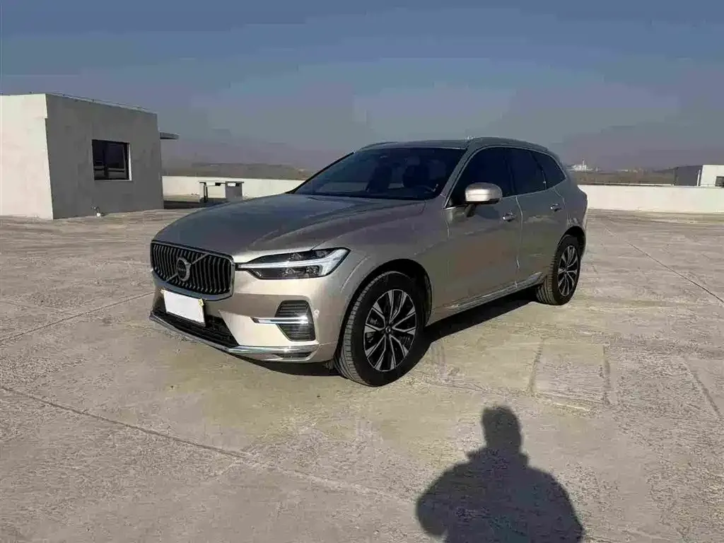 Volvo XC60 2023 из CN, фото 1