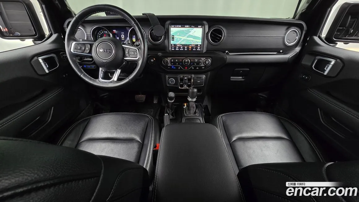 Jeep Wrangler — фото 10