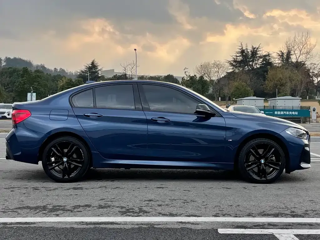 BMW 1 Series 2022 из CN, фото 4