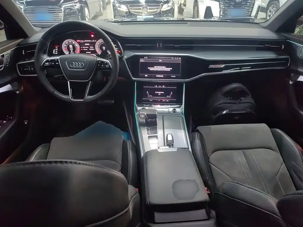 Audi A6L 2023 из CN, фото 3