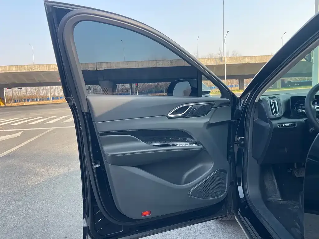 Hongqi HS3 PHEV 2025 из CN, фото 5