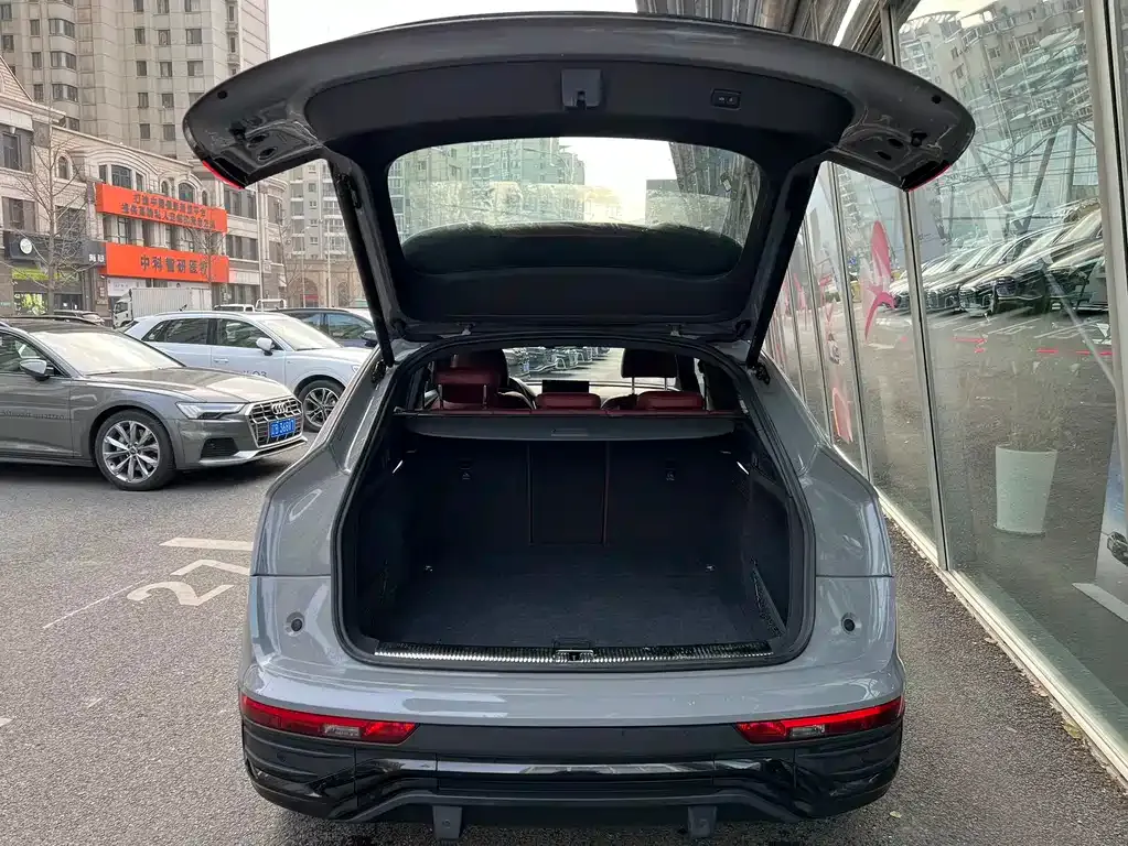 Audi Q5L Sportback 2023 из CN, фото 3