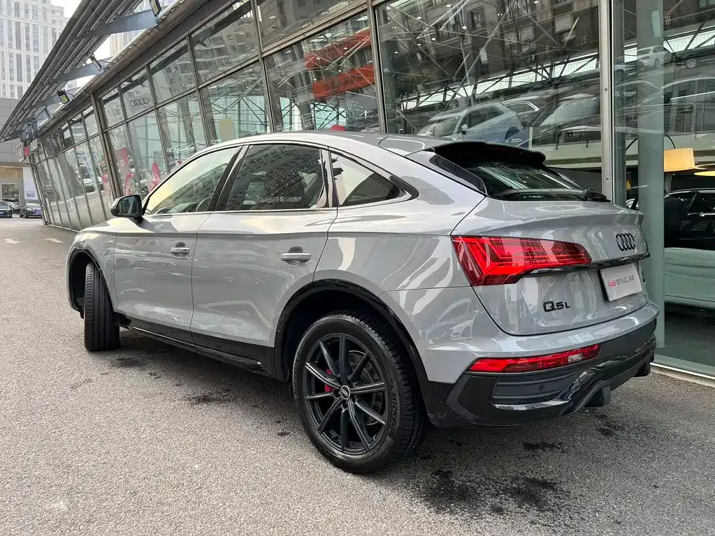 Audi Q5L Sportback 2023 из CN, фото 6