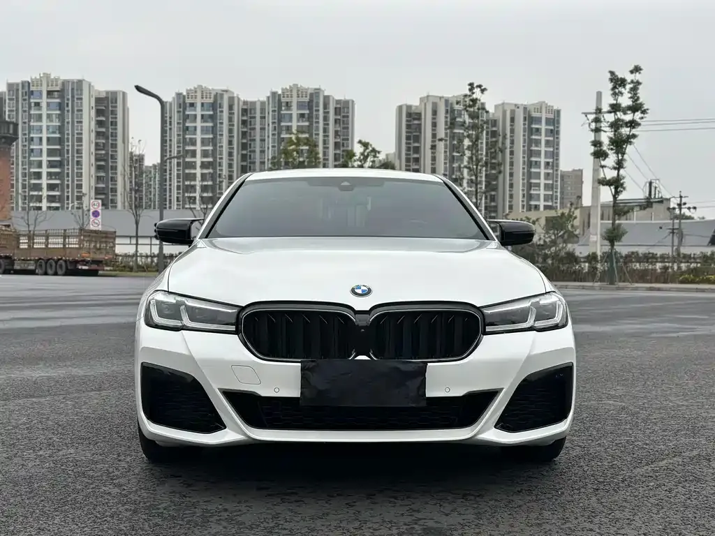 BMW 5 Series — фото 6