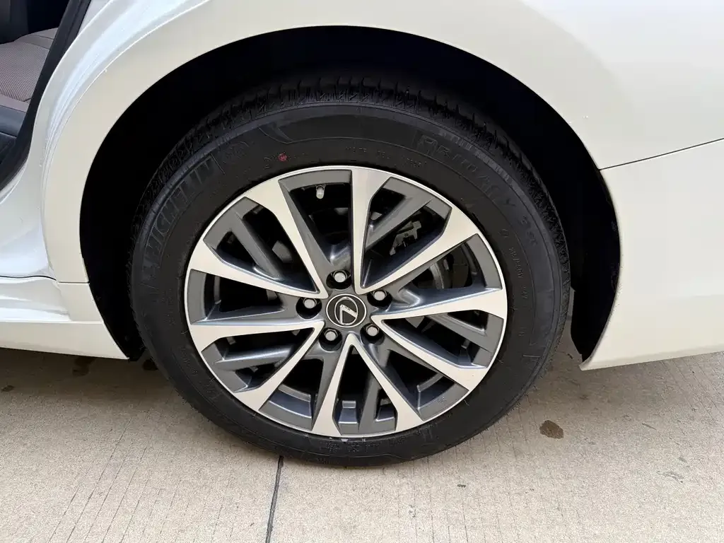 Lexus ES 2024 из CN, фото 9