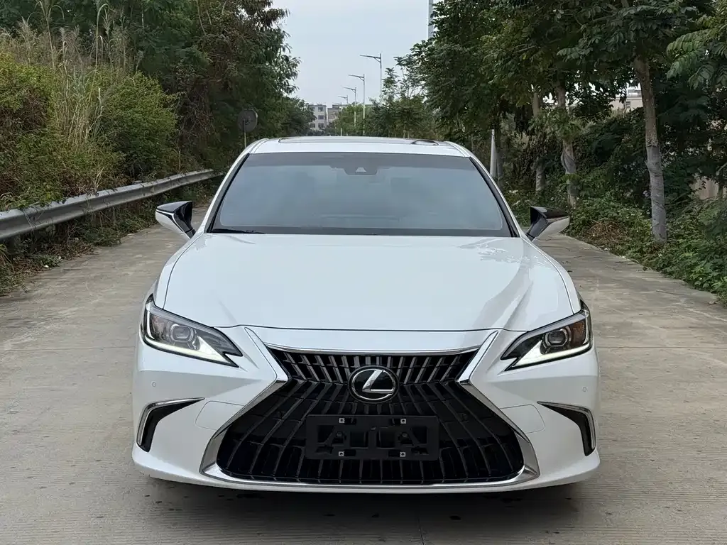 Lexus ES 2024 из CN, фото 5