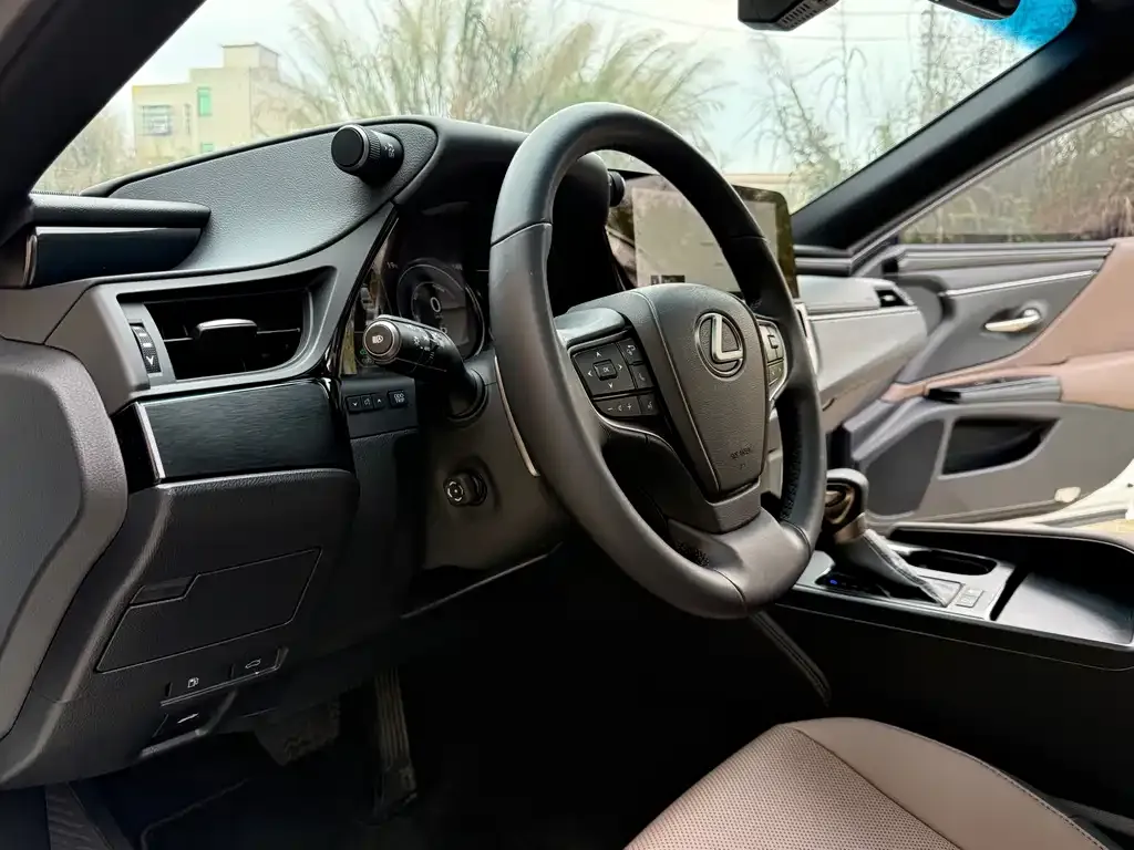 Lexus ES 2024 из CN, фото 2