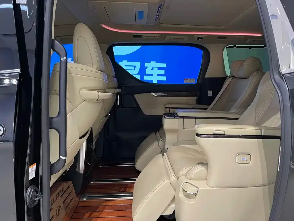 Toyota Vellfire 2022 из CN, фото 7
