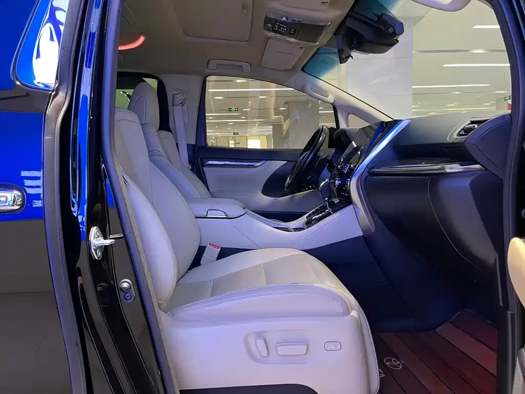 Toyota Vellfire 2022 из CN, фото 6