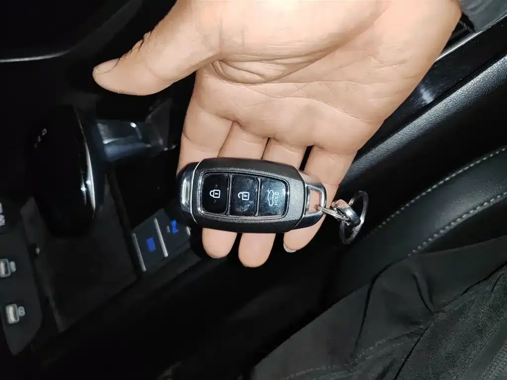 Hyundai Elantra 2021 из CN, фото 3