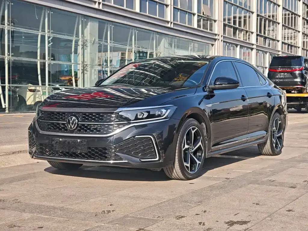 Volkswagen Passat 2023 из CN, фото 1