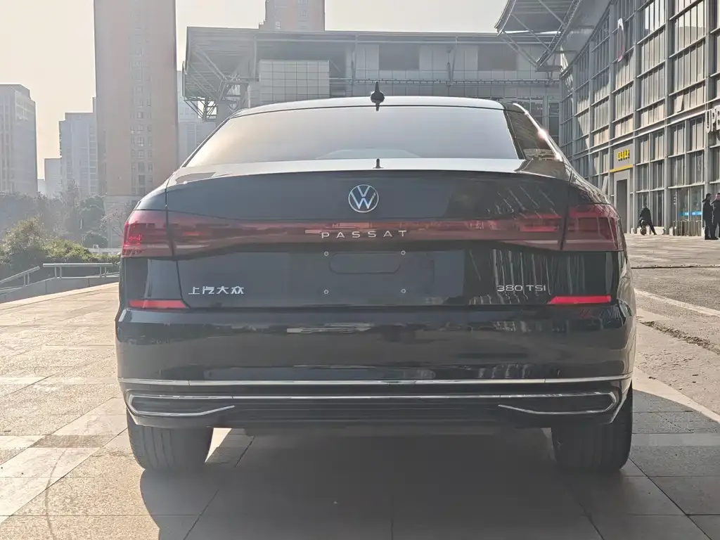 Volkswagen Passat 2023 из CN, фото 5