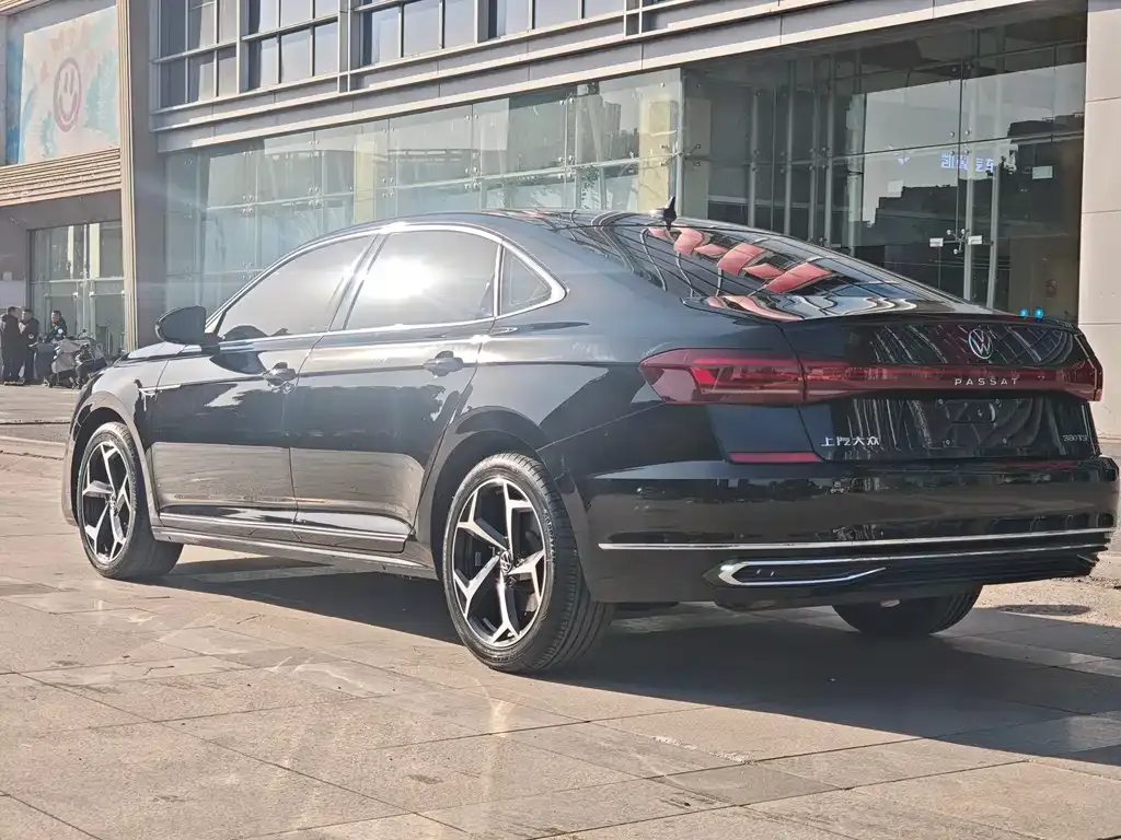 Volkswagen Passat 2023 из CN, фото 8