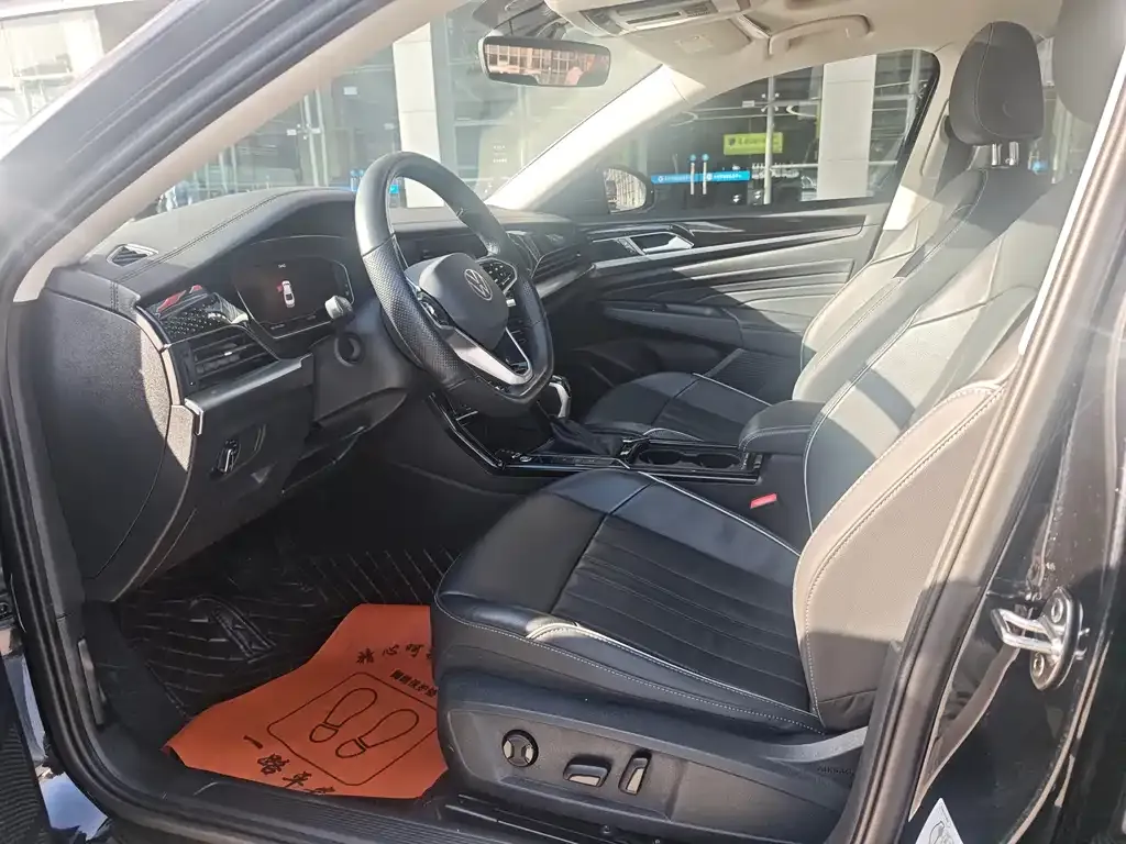 Volkswagen Passat 2023 из CN, фото 6
