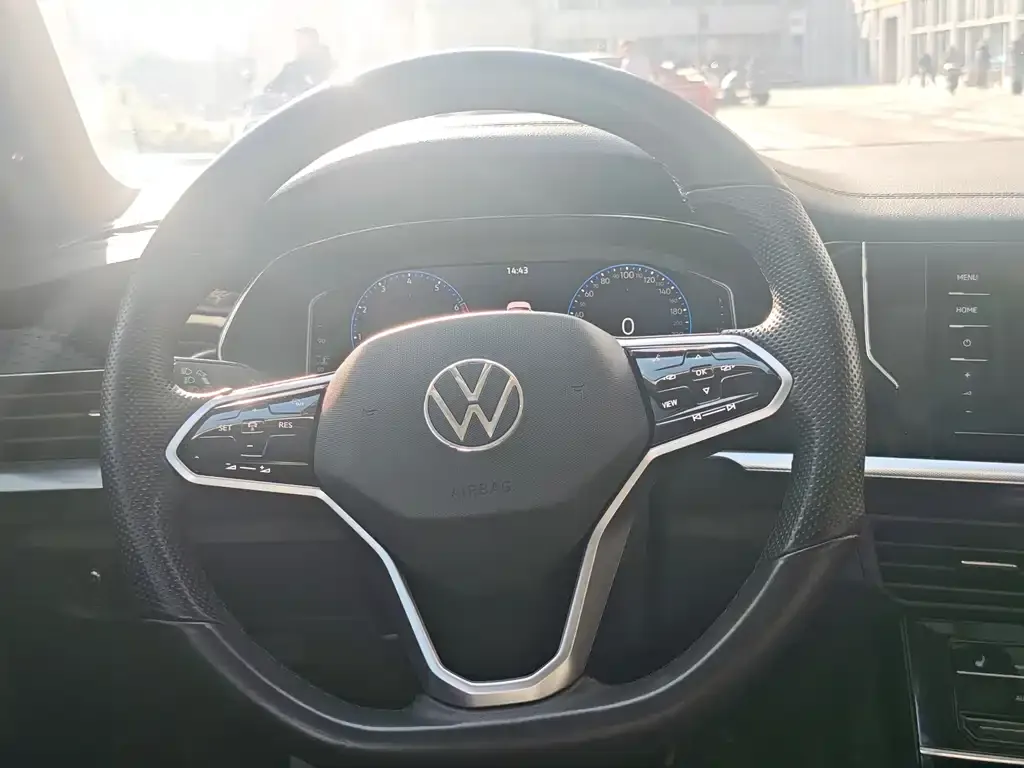 Volkswagen Passat 2023 из CN, фото 3