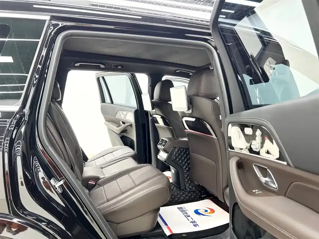 Mercedes-Benz GLS — фото 10