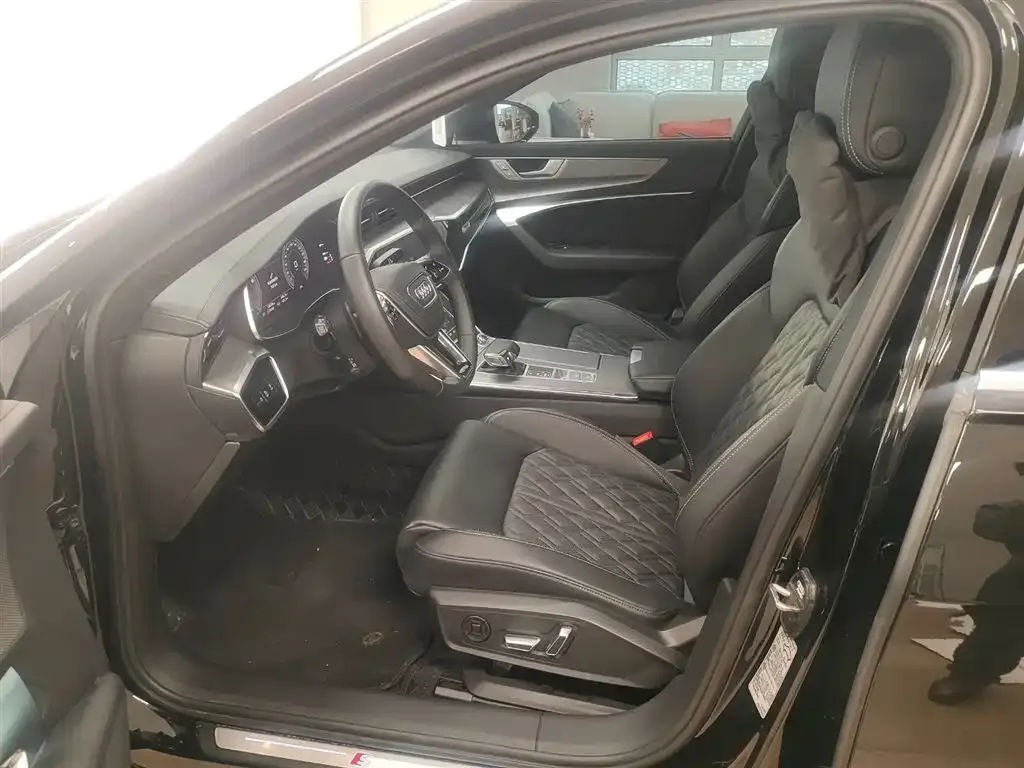Audi A6L 2025 из CN, фото 8