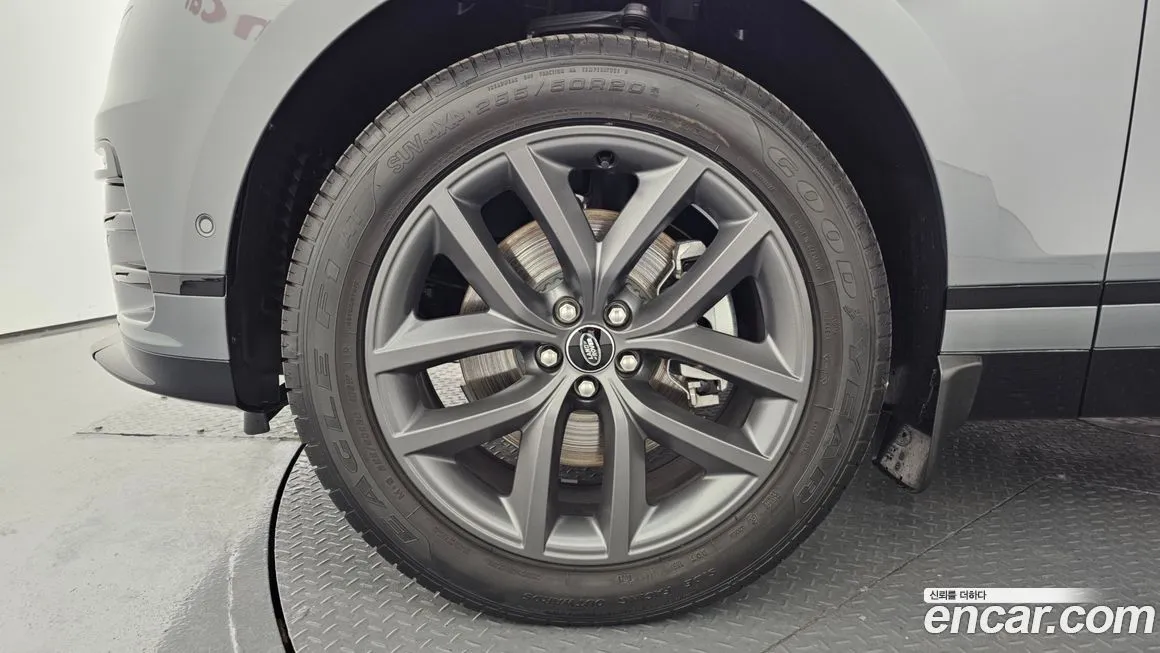 Land Rover Range Rover Velar 2026 из KR, фото 8