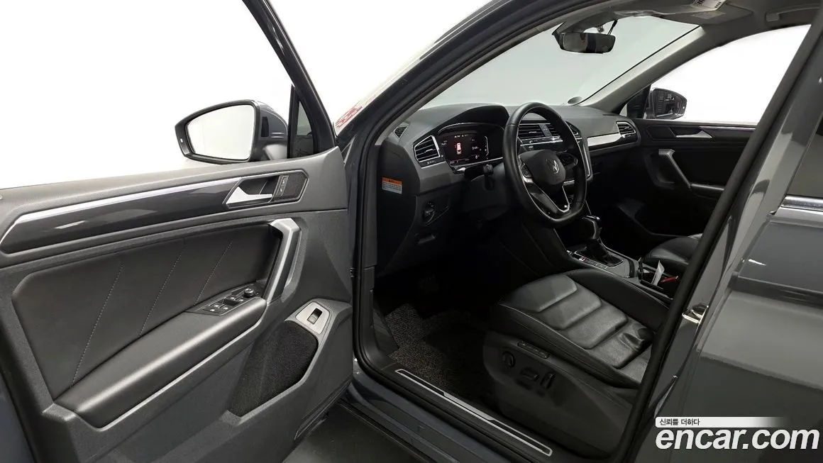 Volkswagen Tiguan — фото 10