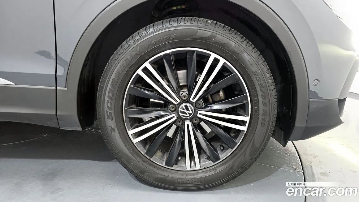 Volkswagen Tiguan — фото 5