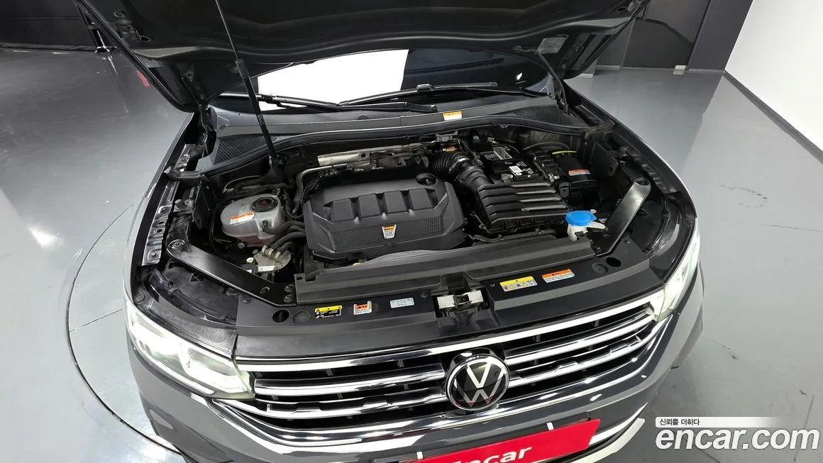 Volkswagen Tiguan — фото 6