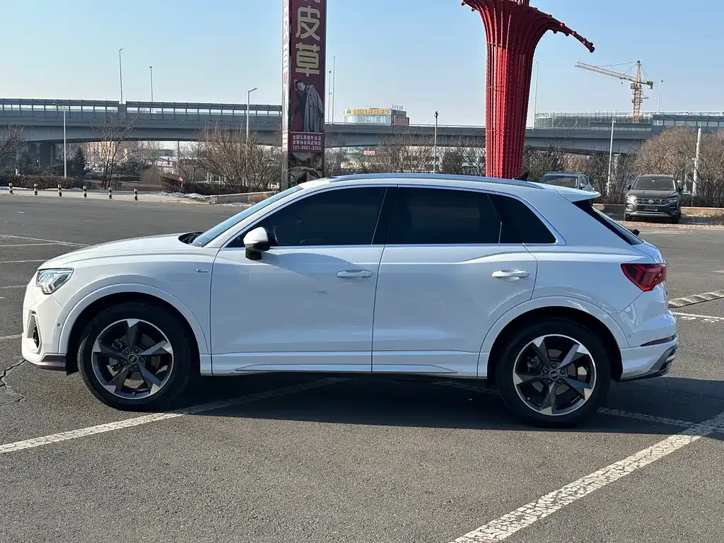 Audi Q3 2021 из CN, фото 7