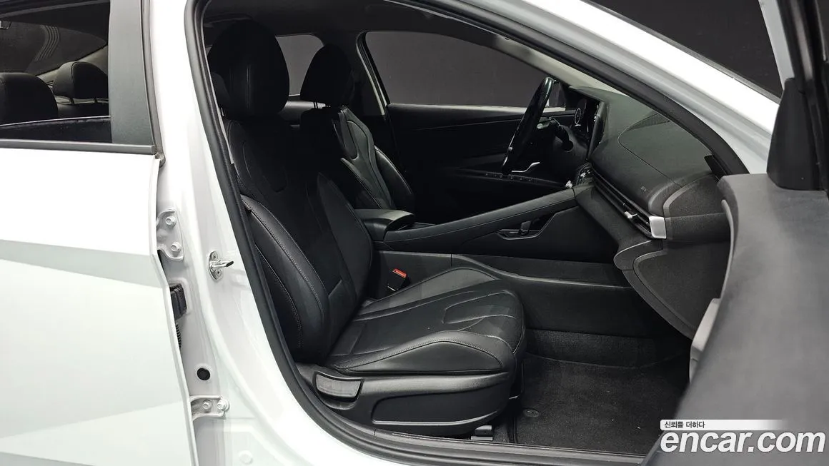 Hyundai AVANTE — фото 3