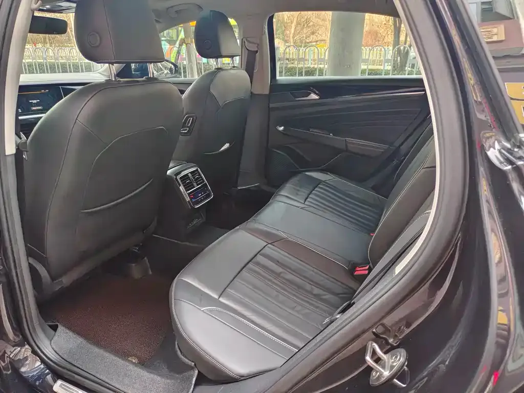 Volkswagen Passat — фото 5