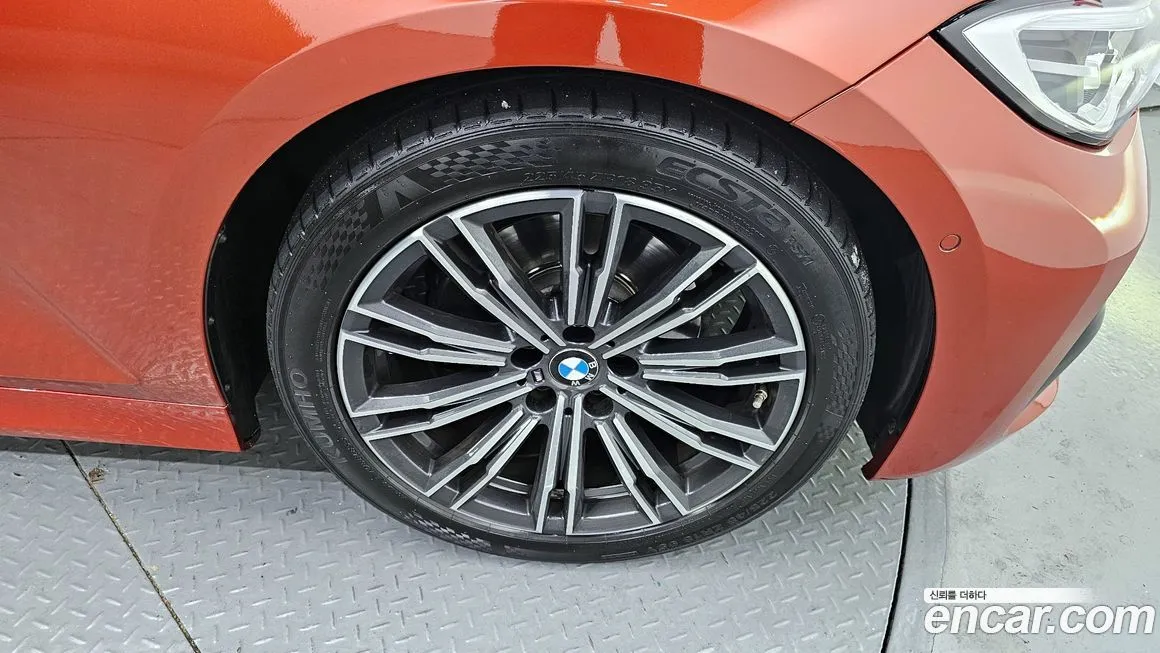 BMW 3-Series 2021 из KR, фото 10