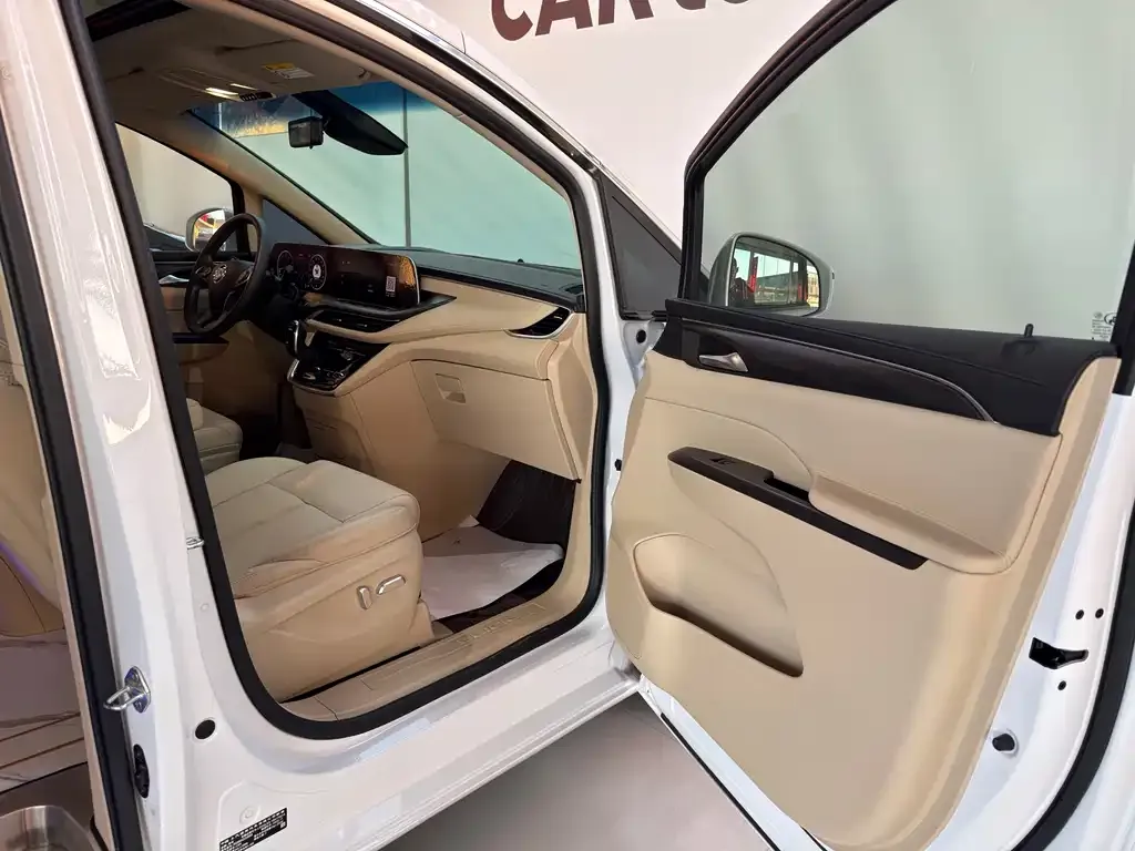 Buick GL8 2023 из CN, фото 10