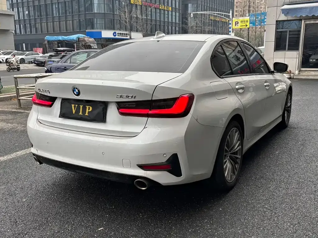 BMW 3 Series 2022 из CN, фото 2