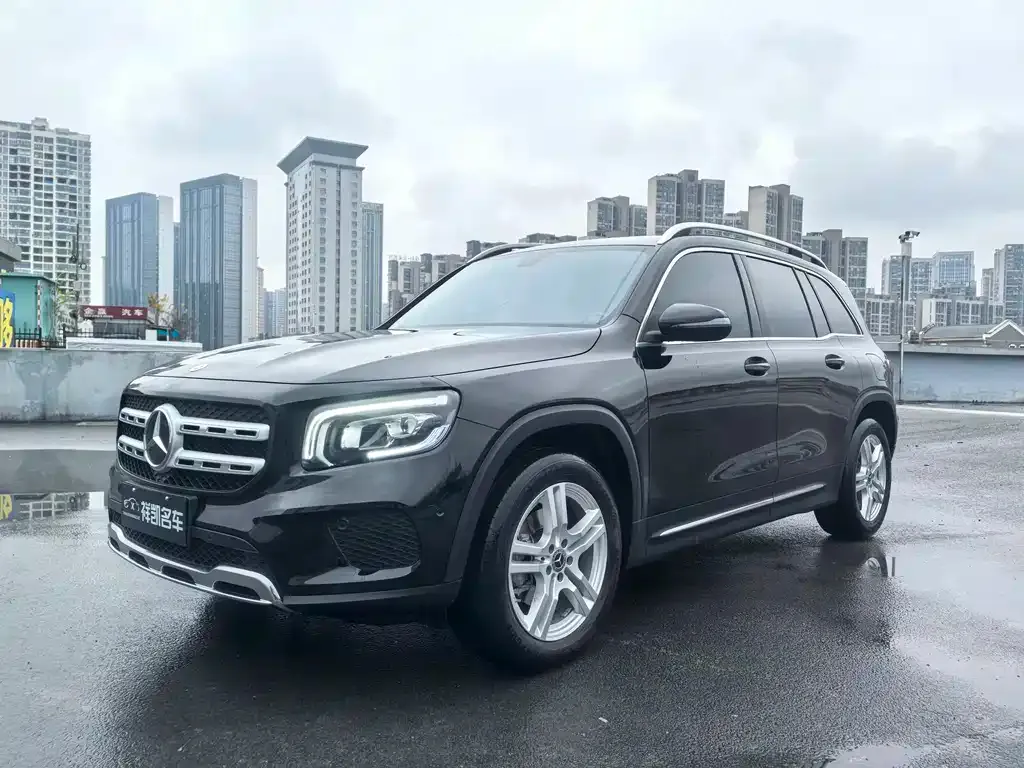 Mercedes-Benz GLB — фото 1