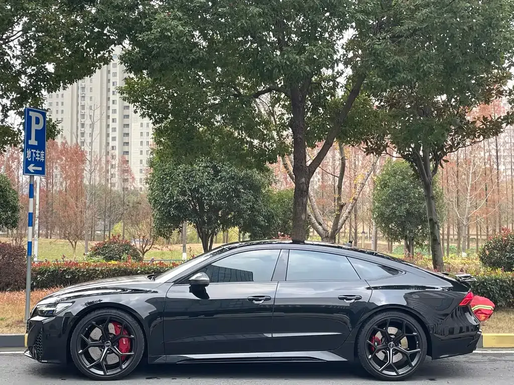 Audi RS 7 2024 из CN, фото 8