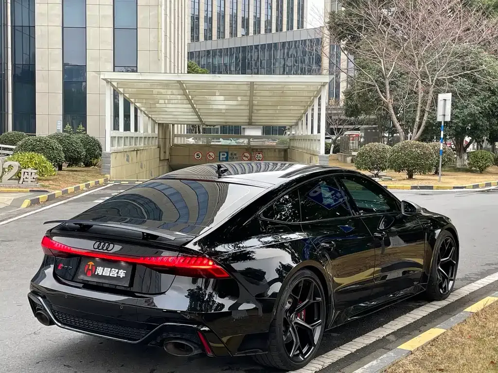 Audi RS 7 2024 из CN, фото 4