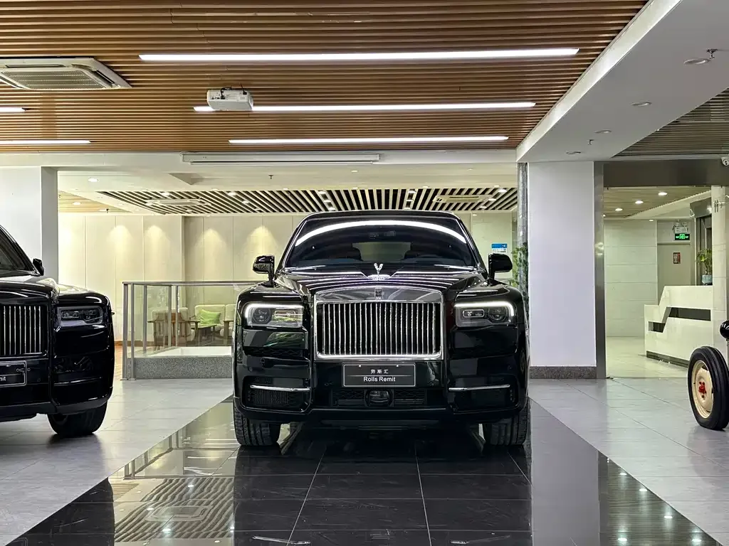 Rolls-Royce Cullinan 2024 из CN, фото 3