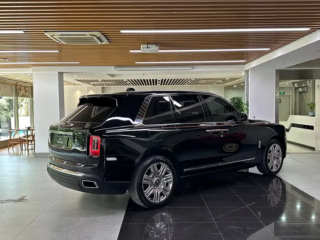 Rolls-Royce Cullinan 2024 из CN, фото 2