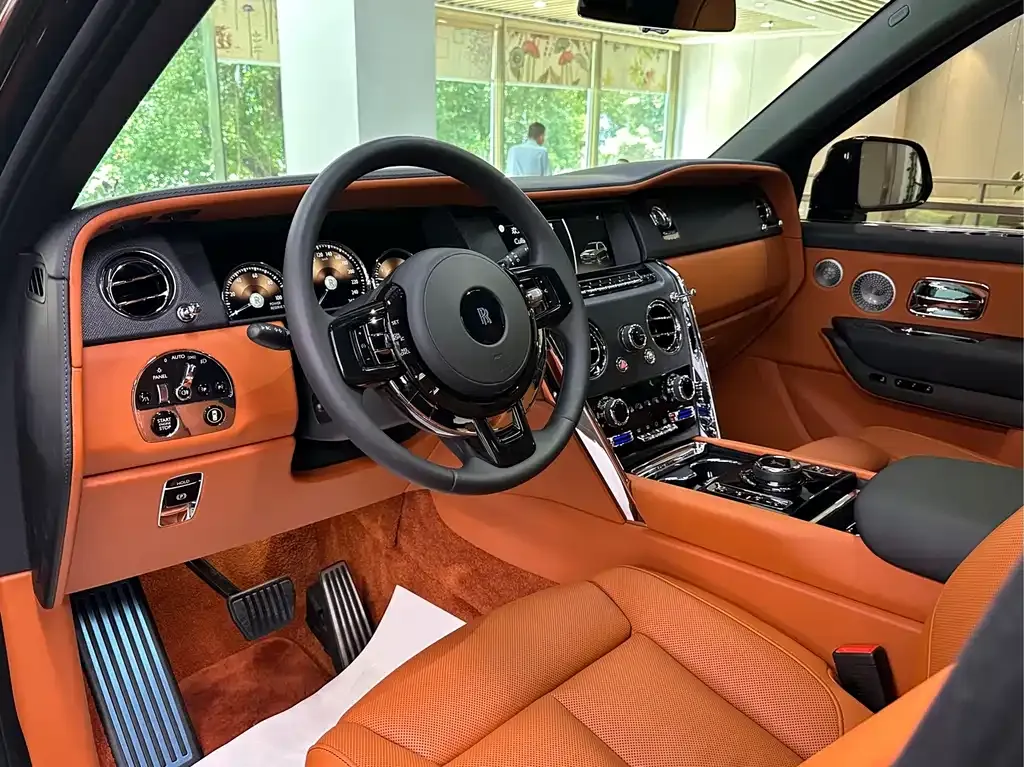 Rolls-Royce Cullinan 2024 из CN, фото 10