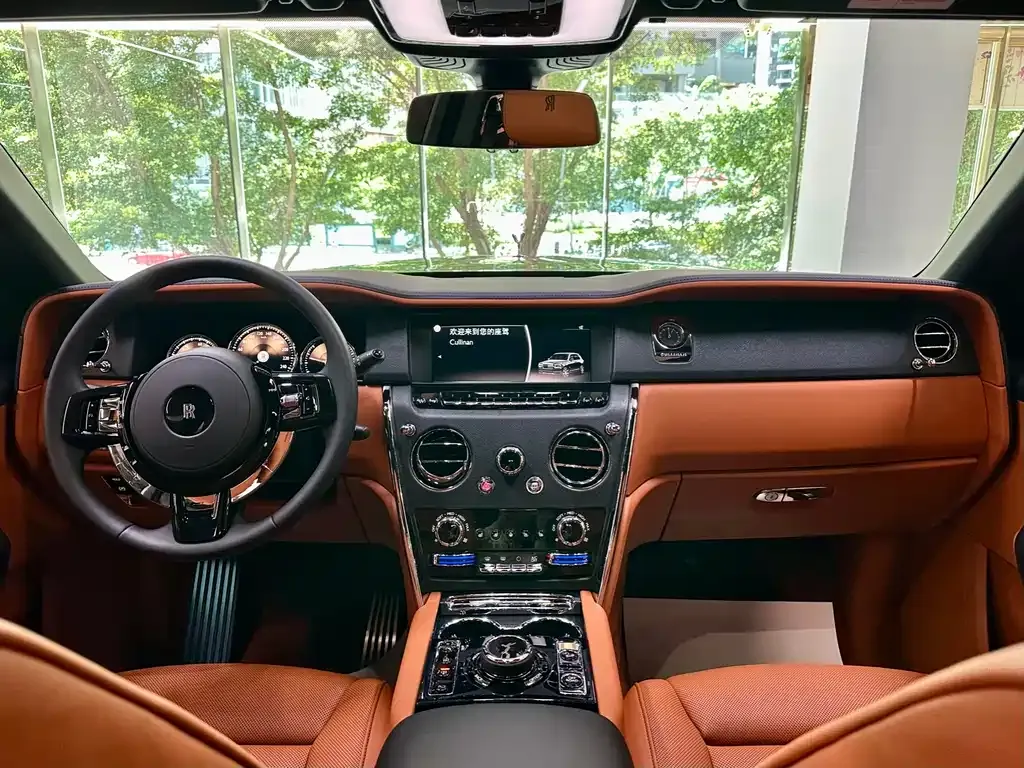 Rolls-Royce Cullinan 2024 из CN, фото 9