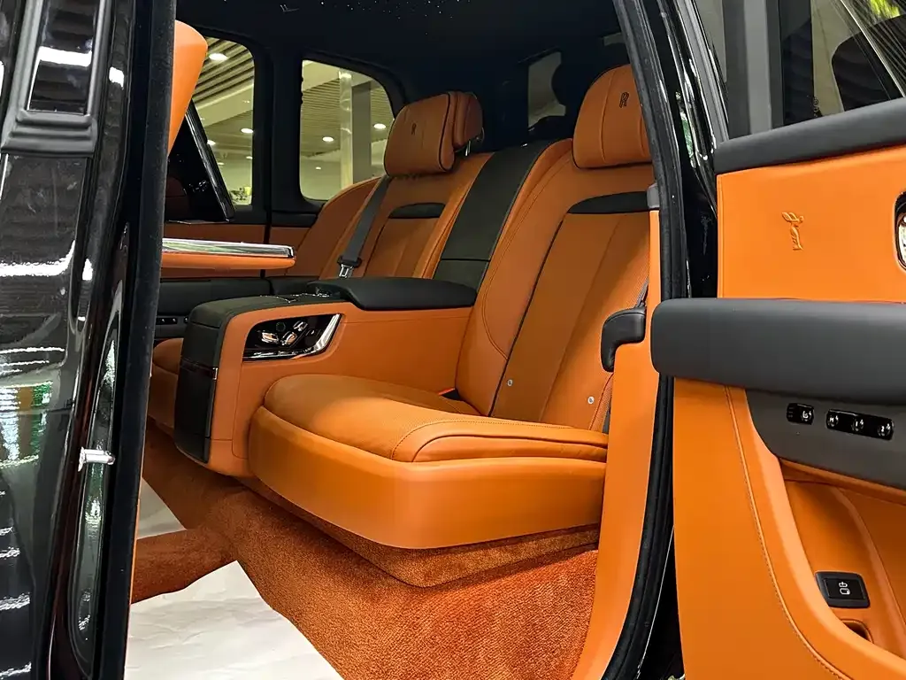 Rolls-Royce Cullinan 2024 из CN, фото 6