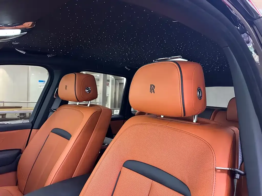 Rolls-Royce Cullinan 2024 из CN, фото 8