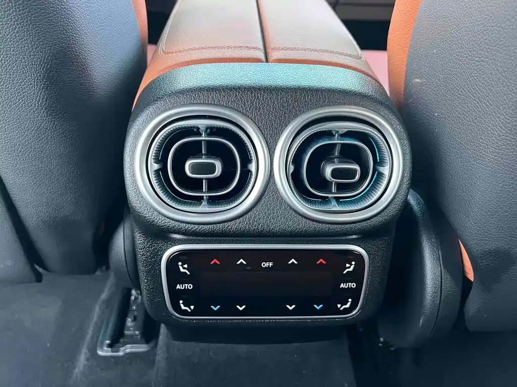 Mercedes-Benz GLC 2023 из CN, фото 10