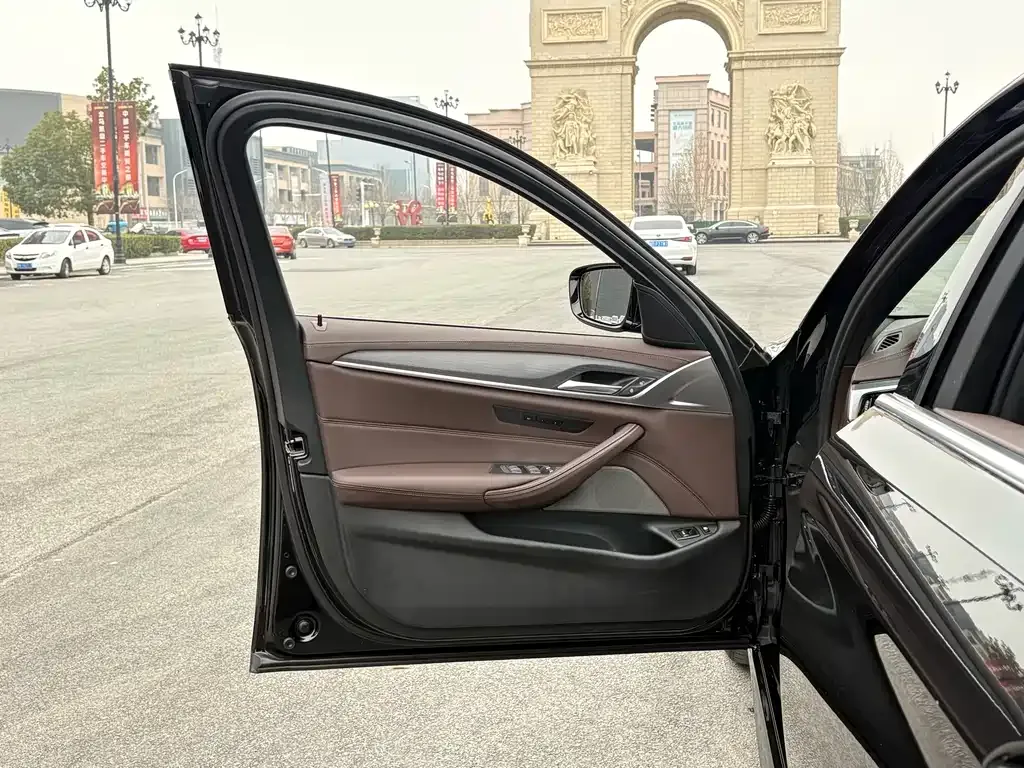BMW 5 Series New Energy 2023 из CN, фото 5