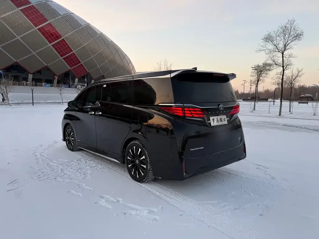 Toyota Alphard 2023 из CN, фото 4