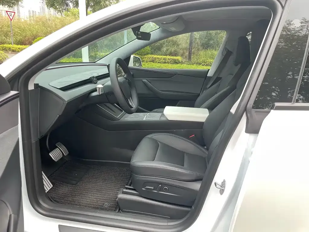 Tesla Model Y 2025 из CN, фото 10